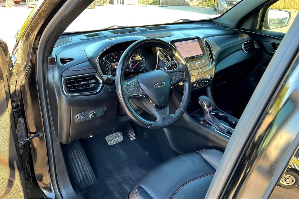Used 2022 Chevrolet Equinox RS w/ RS Leather Package AWD/4WD image 23