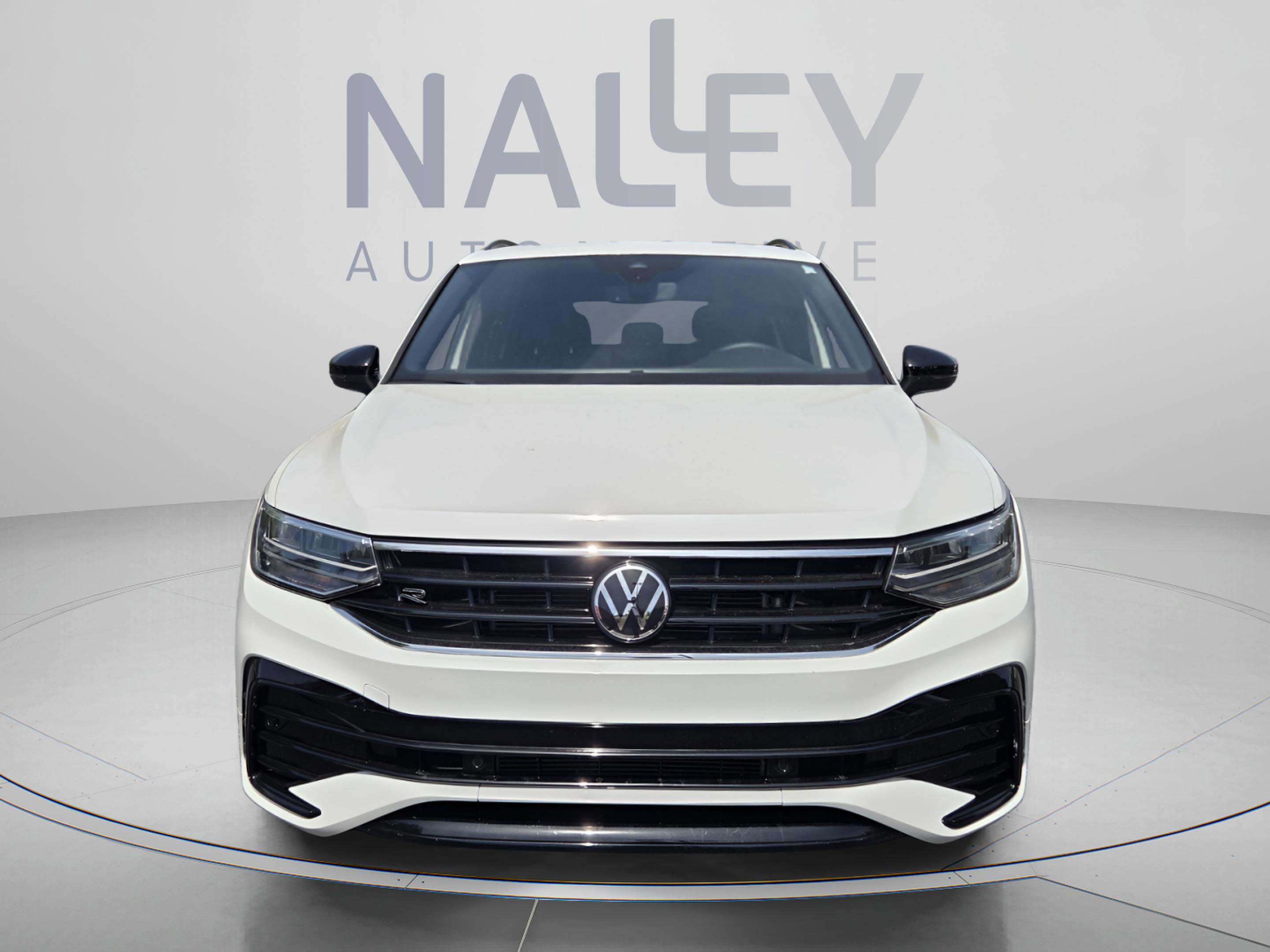 Used 2024 Volkswagen Tiguan SE R-Line FWD image 8