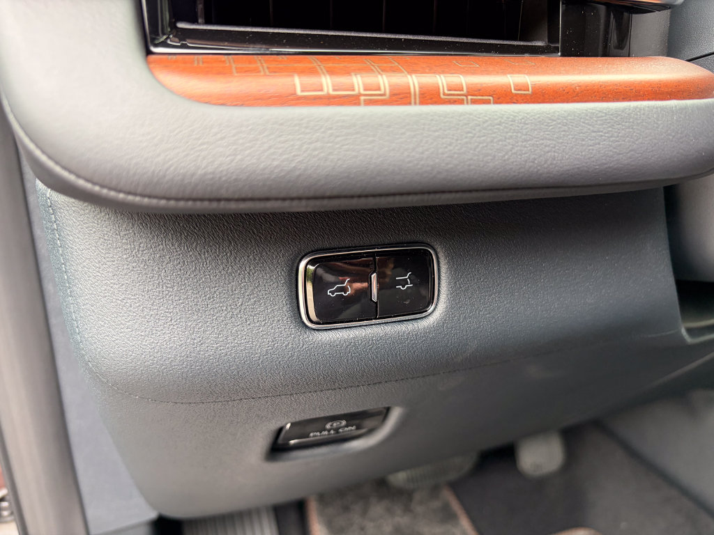 New 2027 Lincoln Navigator Black Label AWD/4WD image 15