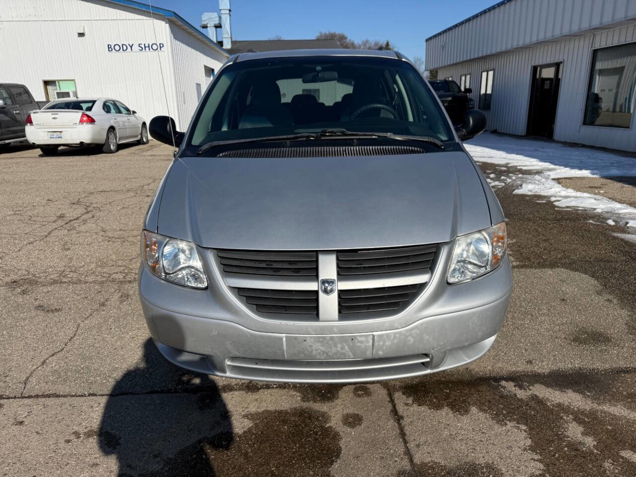 Used 2005 Dodge Grand Caravan SE w/ Popular Equipment Group I image 2