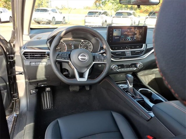 New 2025 Nissan Altima 2.5 SR image 10