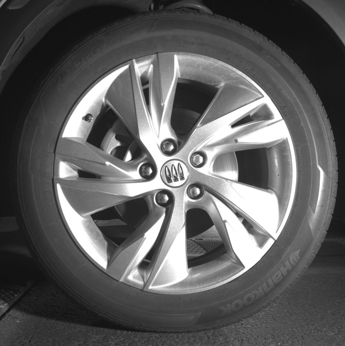 Used 2025 Buick Encore GX Preferred AWD/4WD image 12