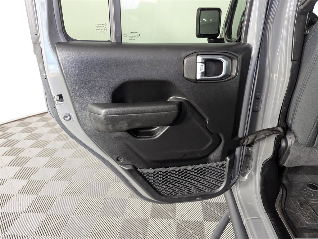 Used 2022 Jeep Gladiator Sport image 28