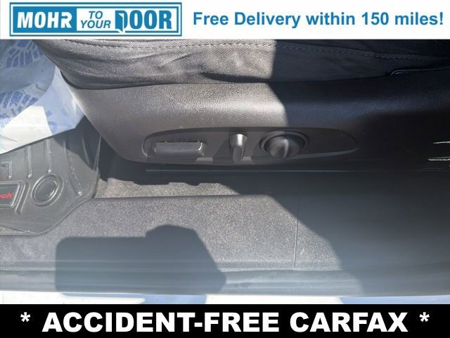 Used 2016 Chevrolet Malibu LT w/ Driver Confidence Package FWD image 12