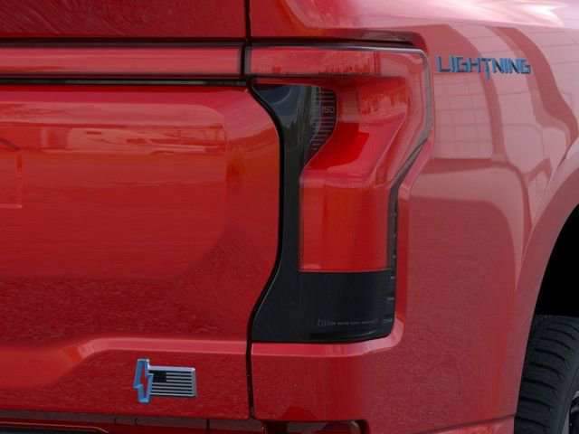Used 2022 Ford F150 Lightning Platinum image 21