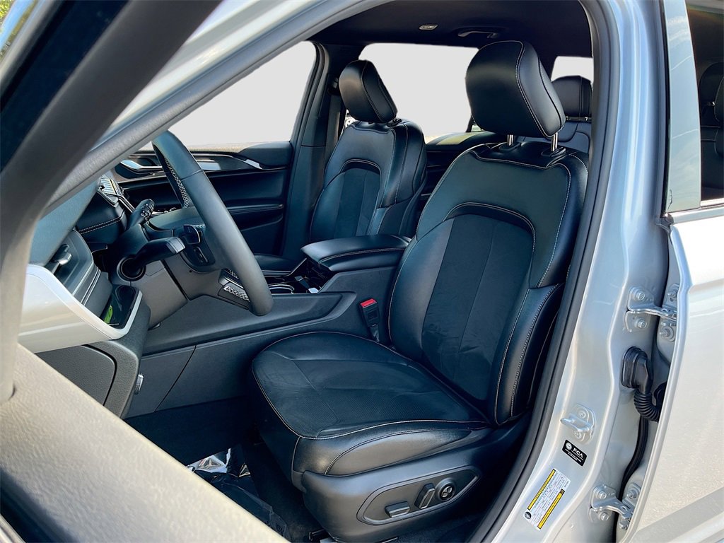 Certified 2023 Jeep Grand Cherokee L Laredo image 20