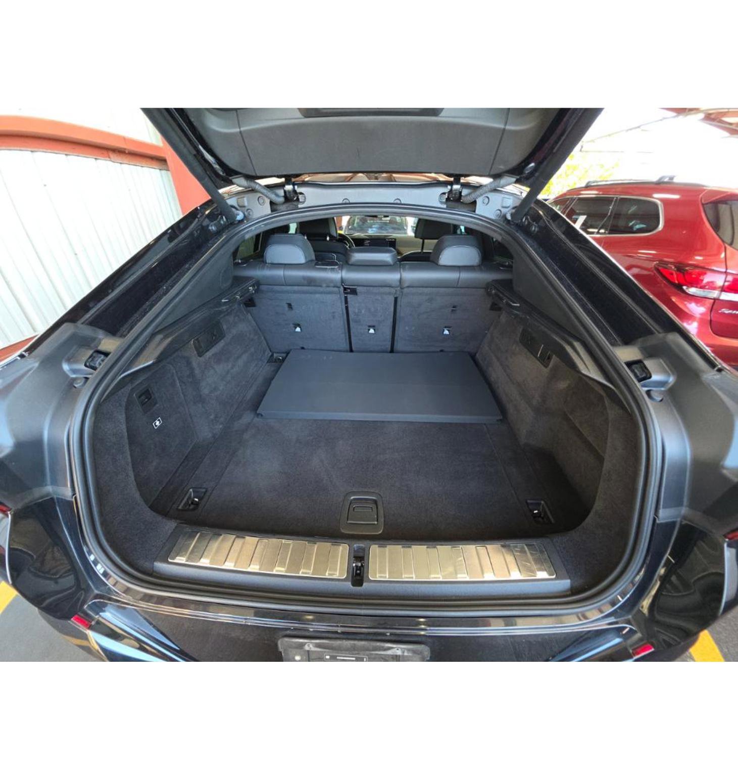 Used 2025 BMW X6 xDrive40i image 5