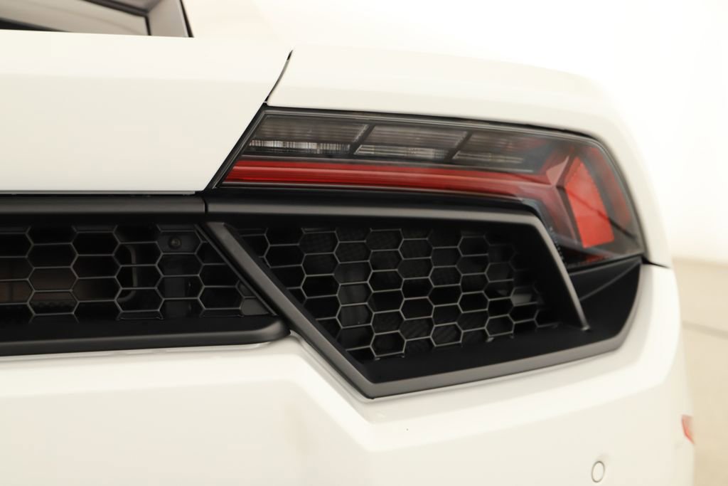 Used 2019 Lamborghini Huracan LP 580-2 image 37