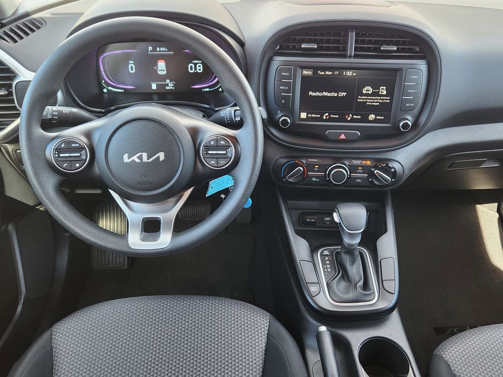 Certified 2025 Kia Soul LX image 26