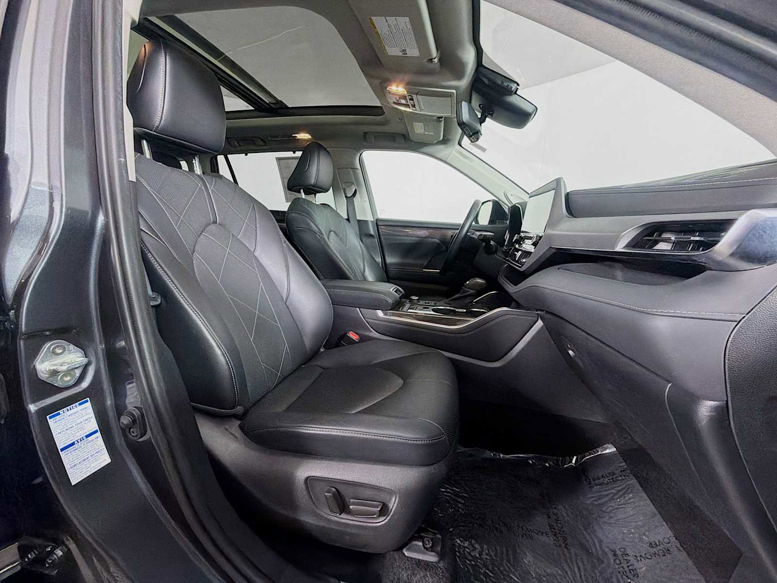 Used 2021 Toyota Highlander Platinum AWD/4WD image 34