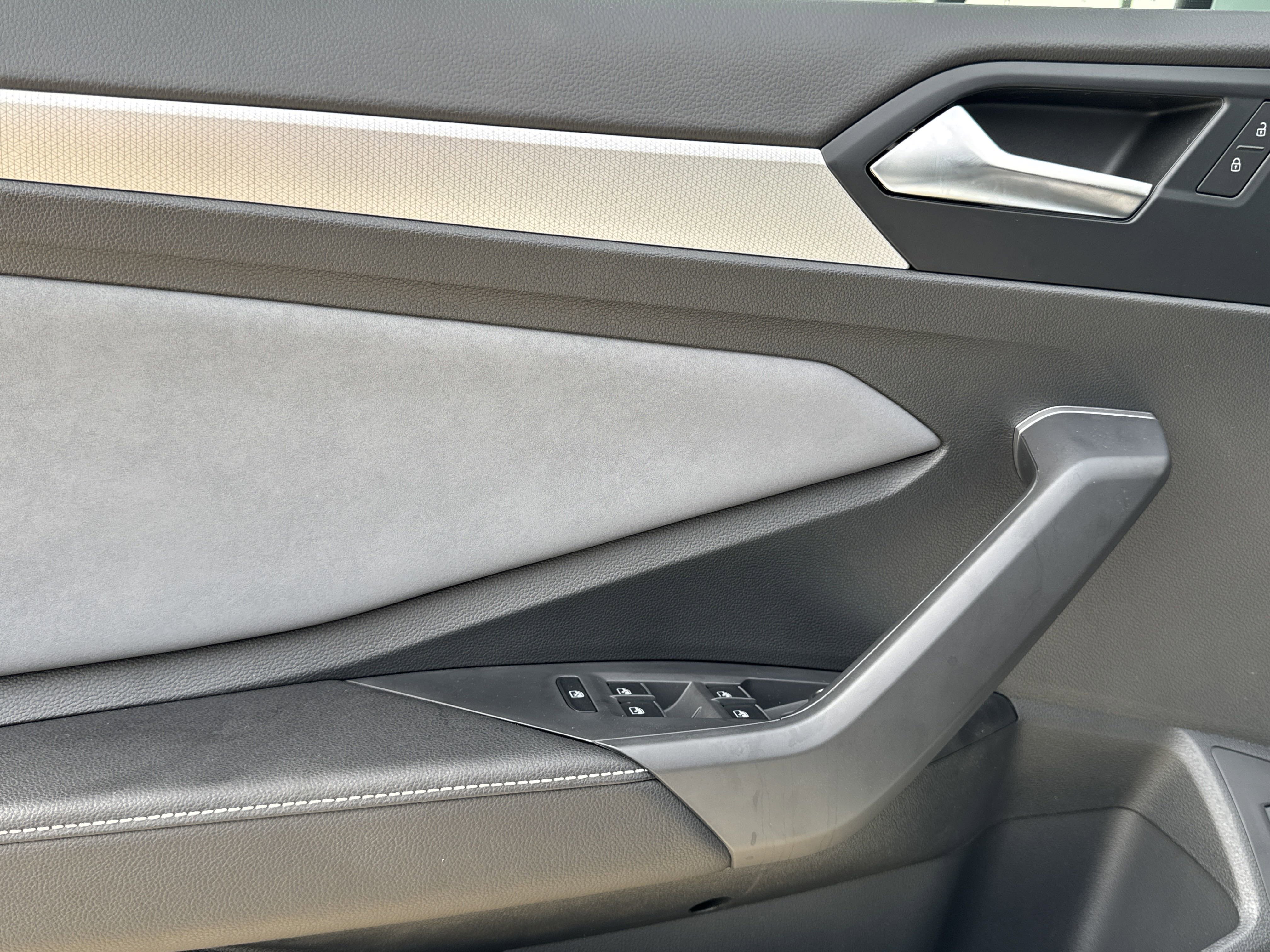 New 2026 Volkswagen Jetta SE FWD image 6