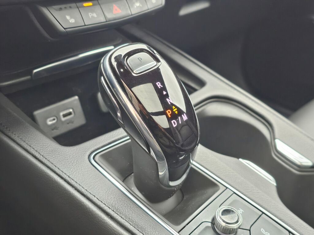 Certified 2023 Cadillac XT4 Luxury w/ Cold Weather Package image 40