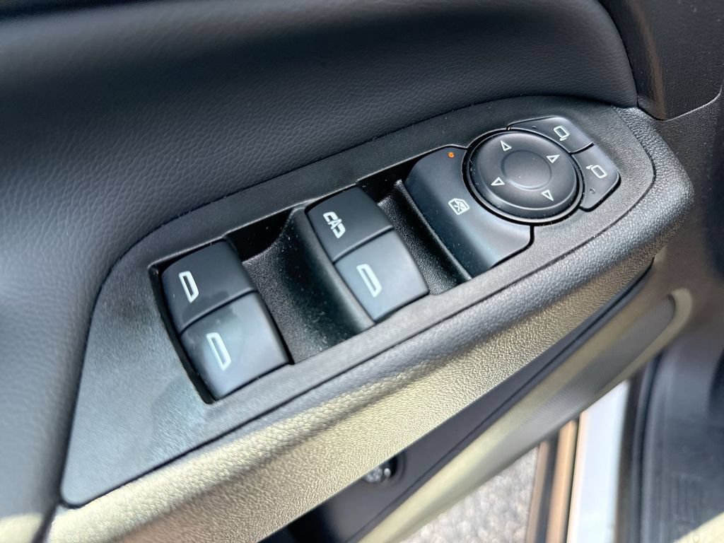 Used 2022 Chevrolet Equinox LT AWD/4WD image 13