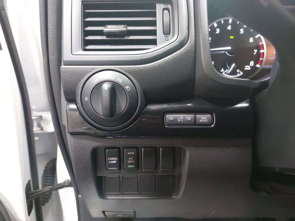 Certified 2024 Nissan Titan SV w/ SV Convenience Package image 25