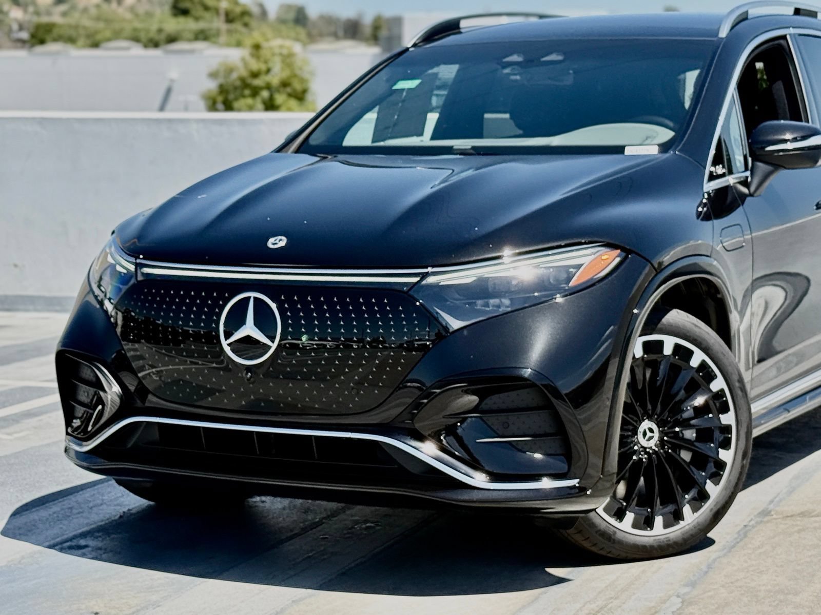 New 2026 Mercedes-Benz EQS 550 4MATIC SUV image 3