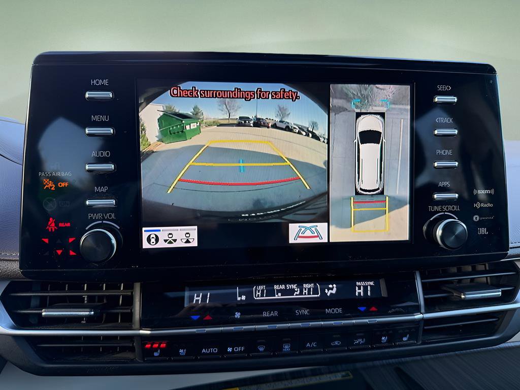 Used 2023 Toyota Sienna Platinum image 17