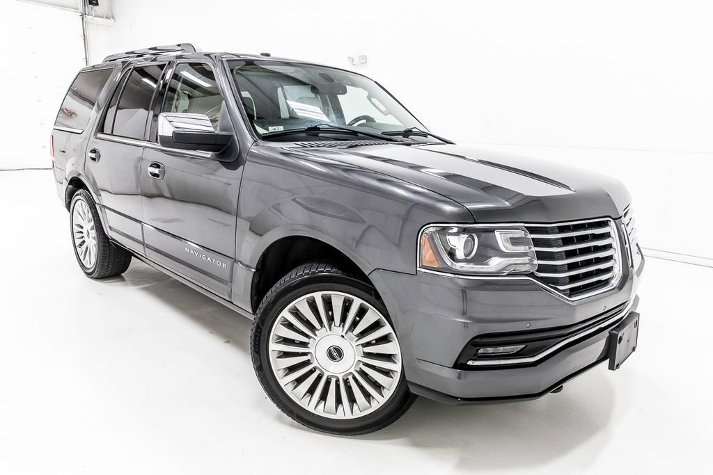 Used 2015 Lincoln Navigator 2WD w/ Equipment Group 101A Reserve image 9