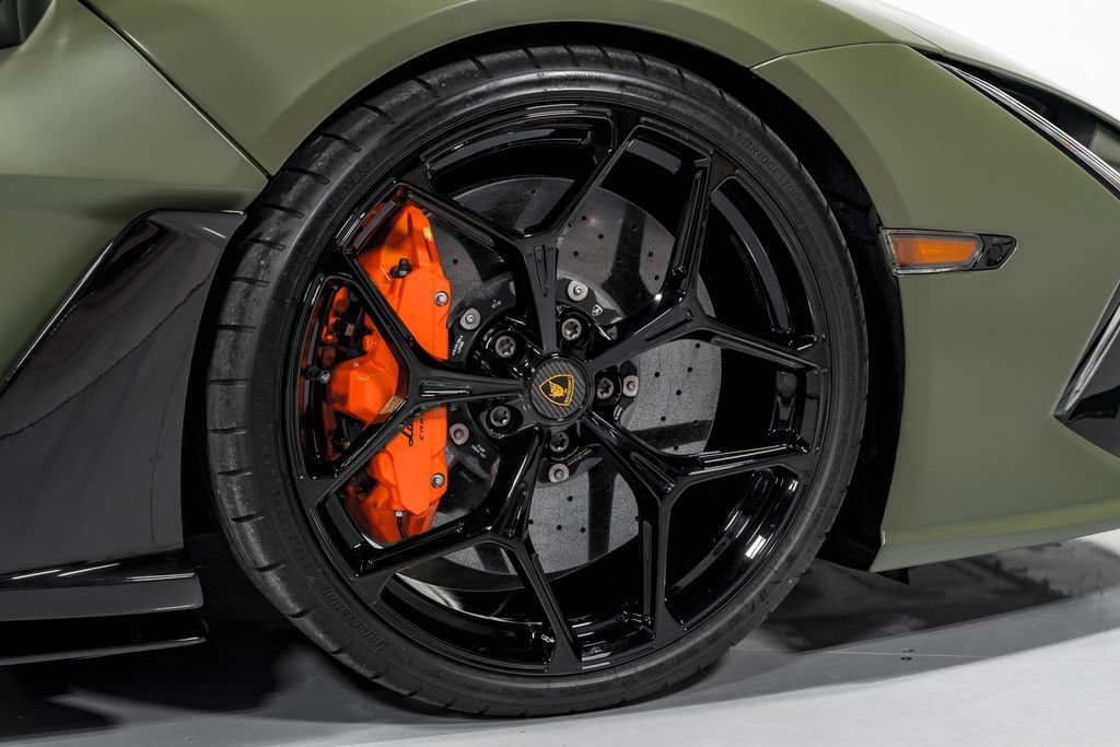 Used 2024 Lamborghini Revuelto AWD/4WD image 45