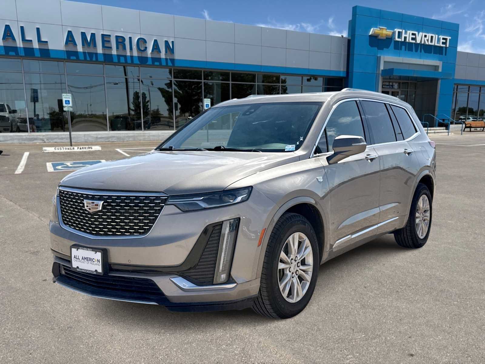 Used 2023 Cadillac XT6 Luxury FWD image 1