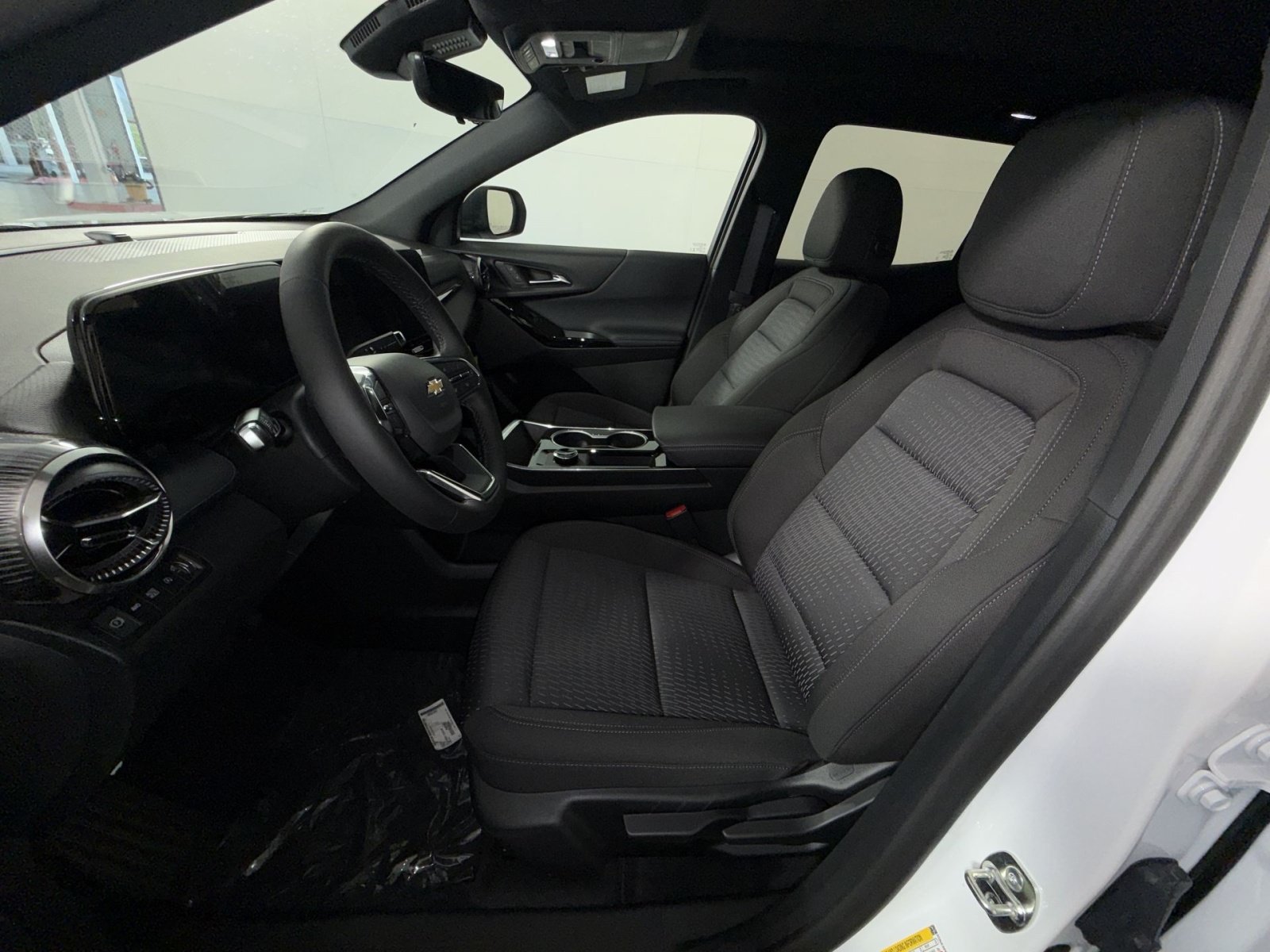 New 2027 Chevrolet Equinox LT w/ Safety and Technology Package AWD/4WD image 13