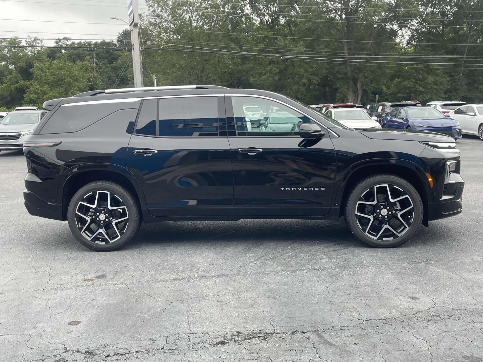 New 2026 Chevrolet Traverse High Country image 2