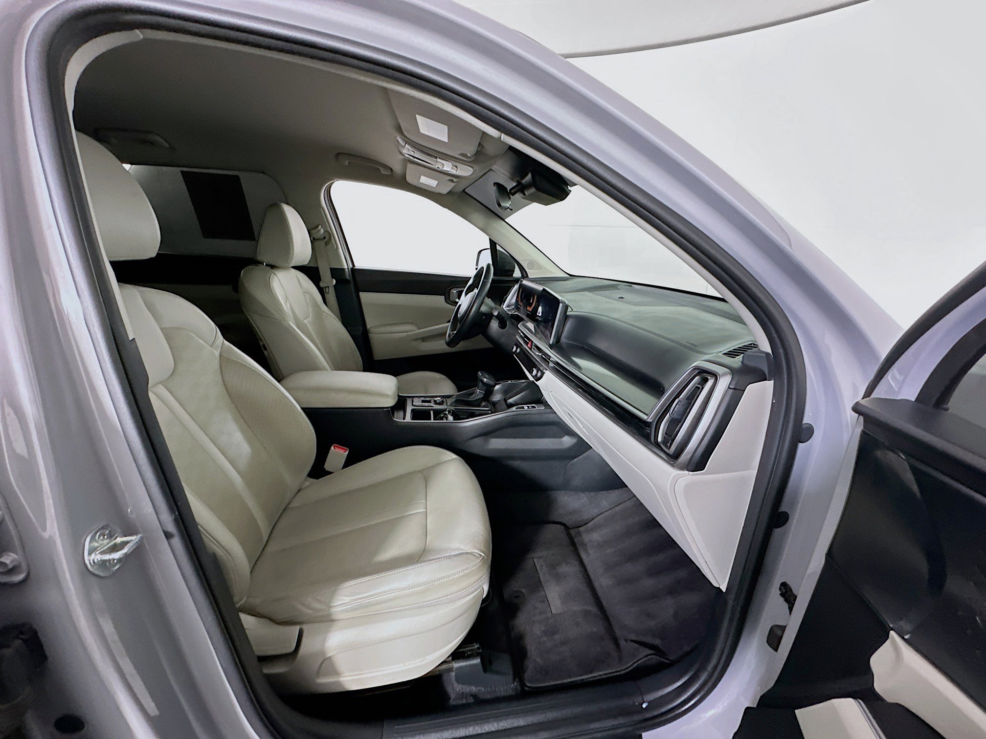 Used 2025 Kia Sorento S image 33