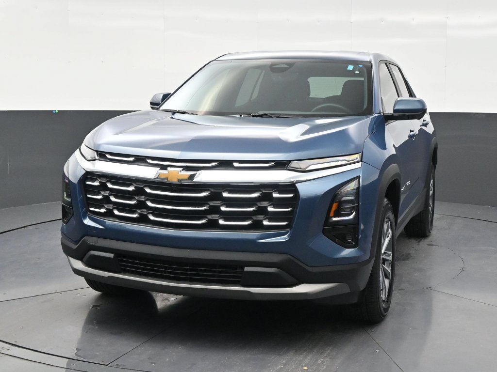 Used 2026 Chevrolet Equinox LT w/ Safety and Technology Package FWD image 8