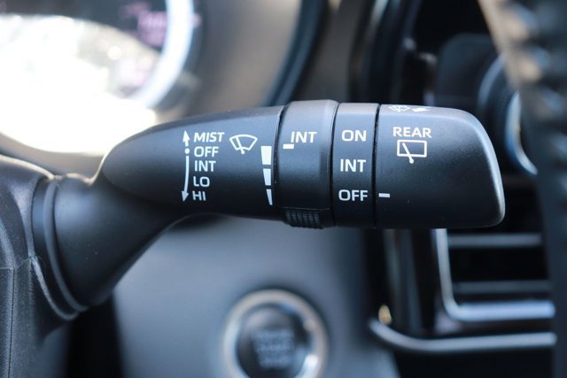 Used 2025 Toyota Highlander LE image 23