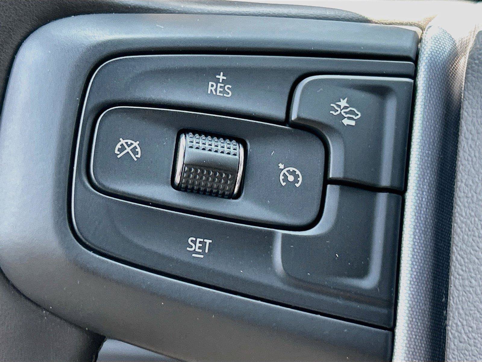Used 2024 GMC Yukon SLT AWD/4WD image 40