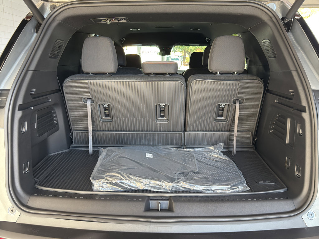 New 2026 Chevrolet Traverse LT w/ LPO, Floor Liner Package image 7