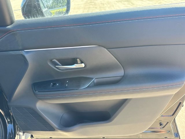 New 2027 Nissan Kicks SR FWD image 16