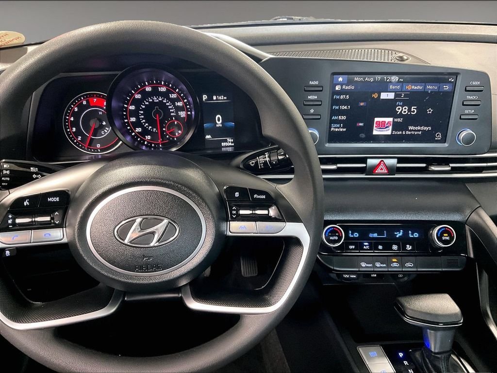 Used 2023 Hyundai Elantra SEL FWD image 18