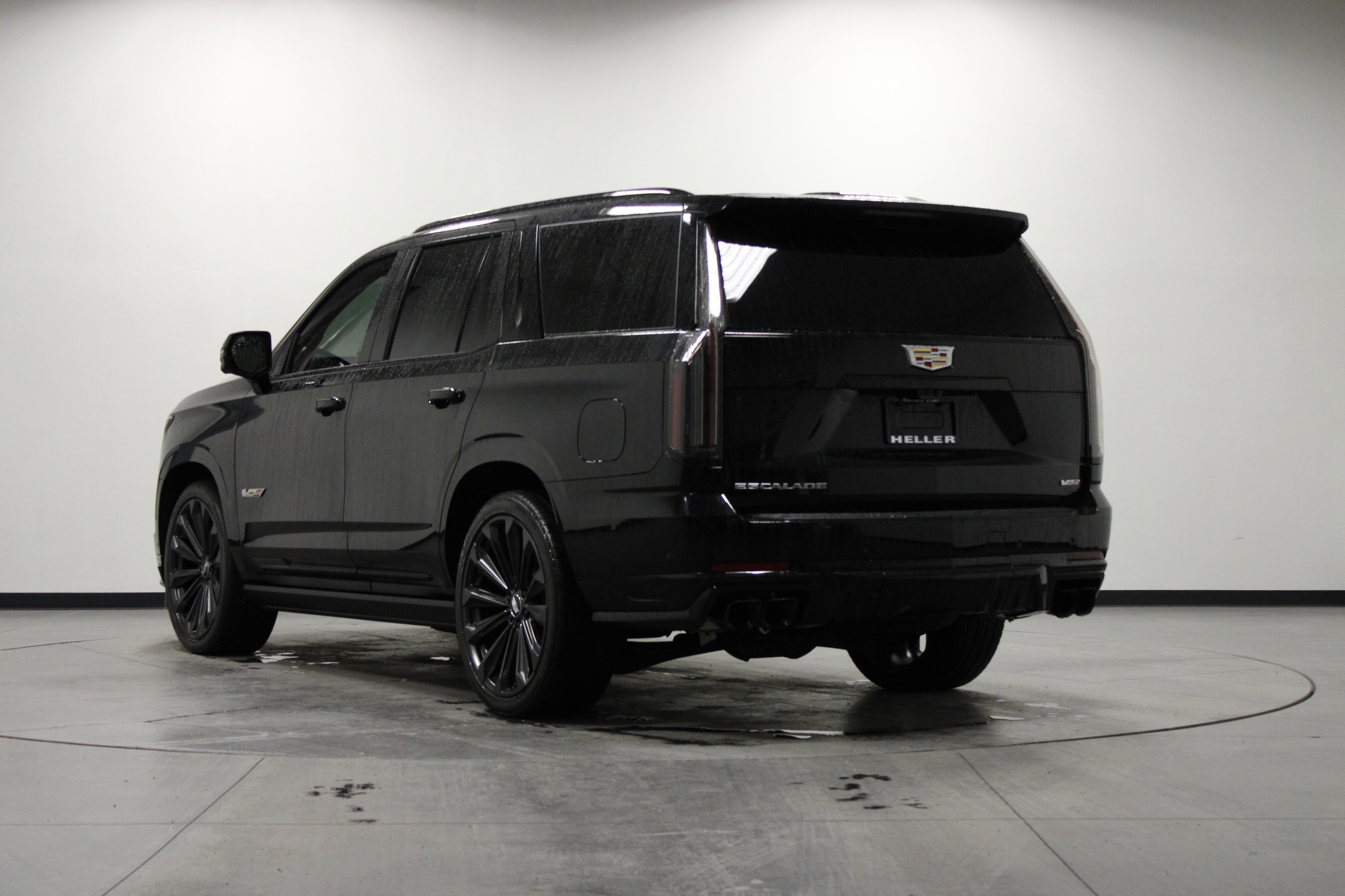 Used 2025 Cadillac Escalade V image 6