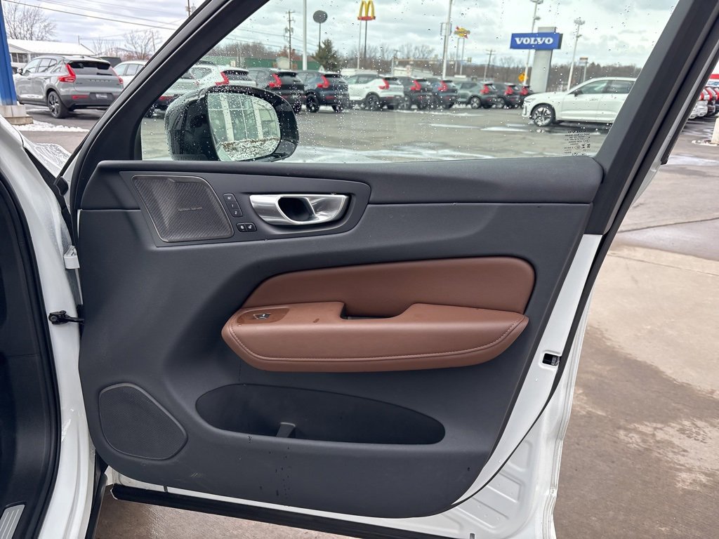 Certified 2024 Volvo XC60 B5 Ultimate w/ Protection Package Premier image 34