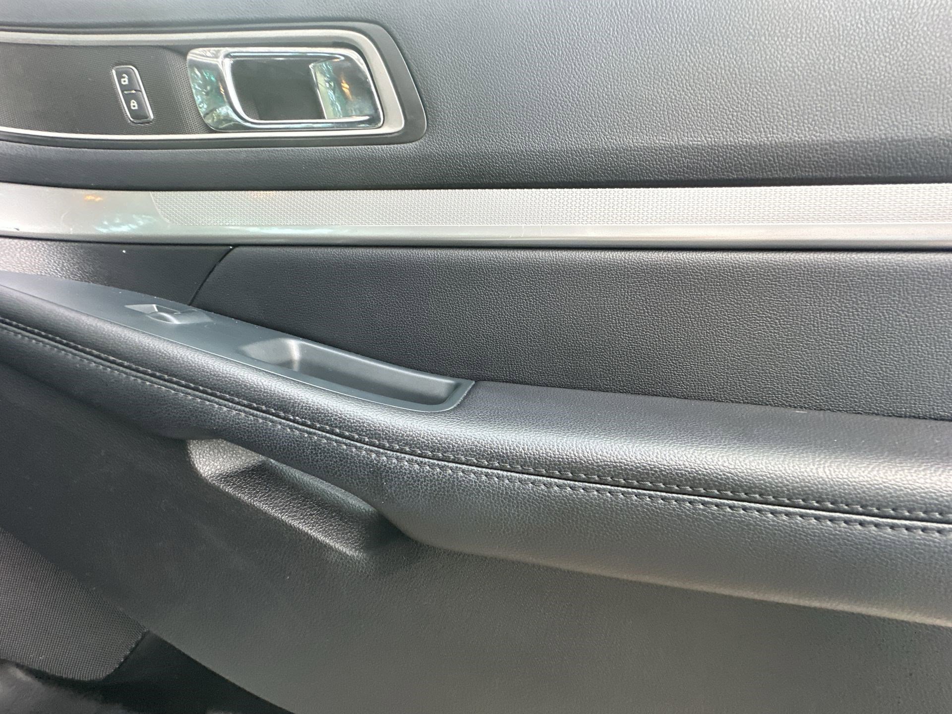 Used 2016 Ford Explorer XLT w/ Equipment Group 202A image 29