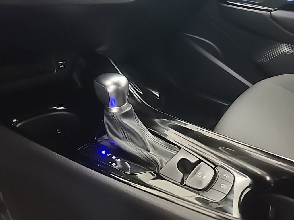 Used 2020 Toyota C-HR XLE image 33