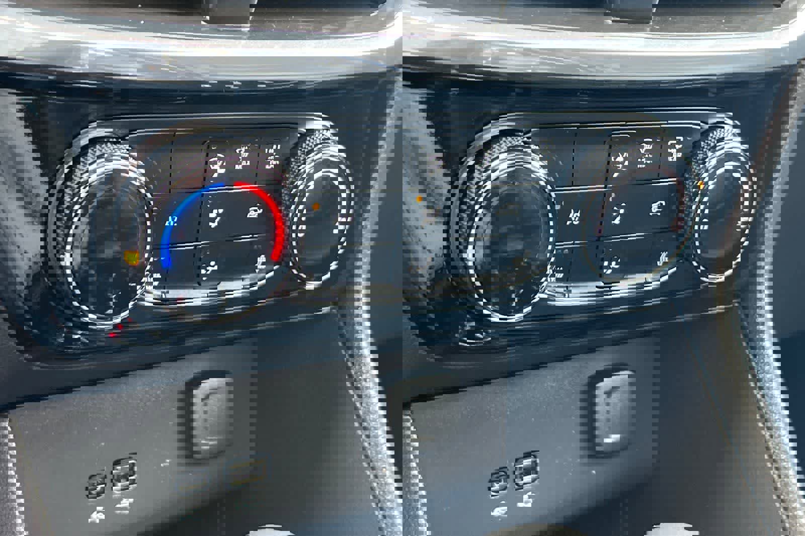 Used 2025 Buick Encore GX Sport Touring w/ Experience Buick Package image 23