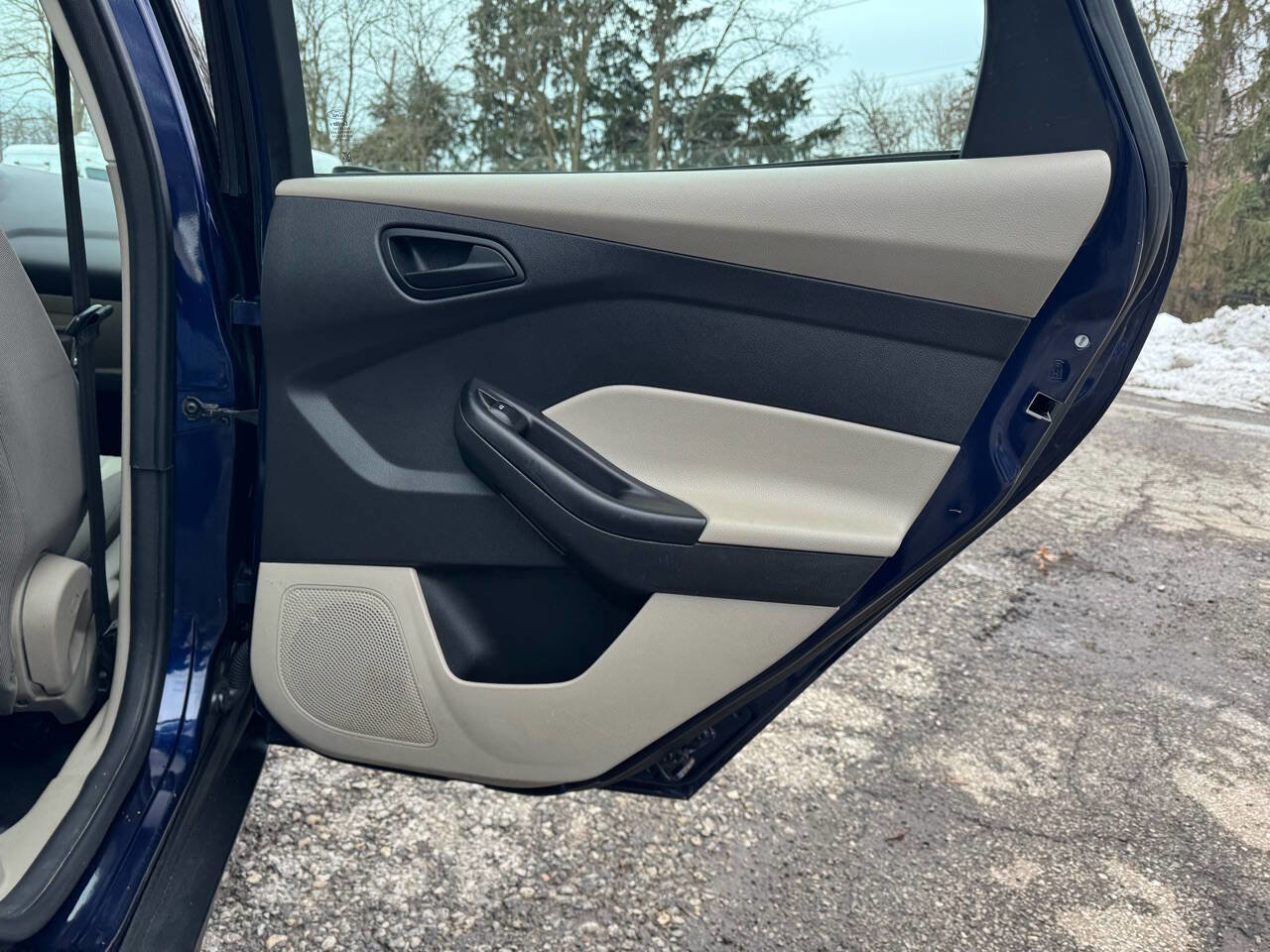 Used 2012 Ford Focus SE image 38