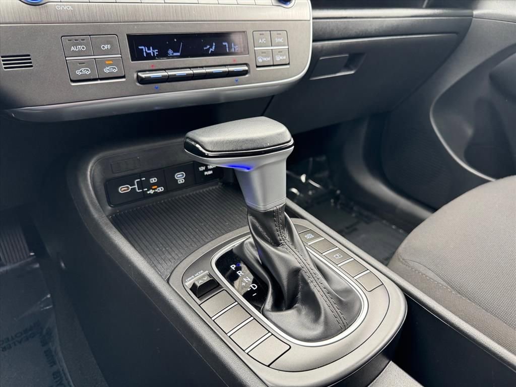 Used 2025 Hyundai Kona SEL image 20