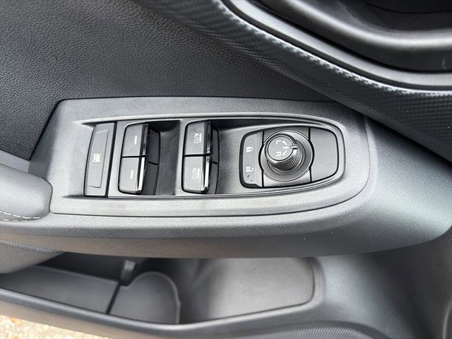 Used 2024 Subaru Crosstrek 2.0i Premium image 15