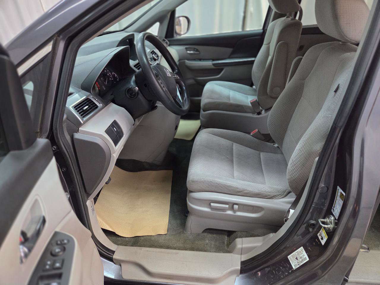 Used 2016 Honda Odyssey LX image 12