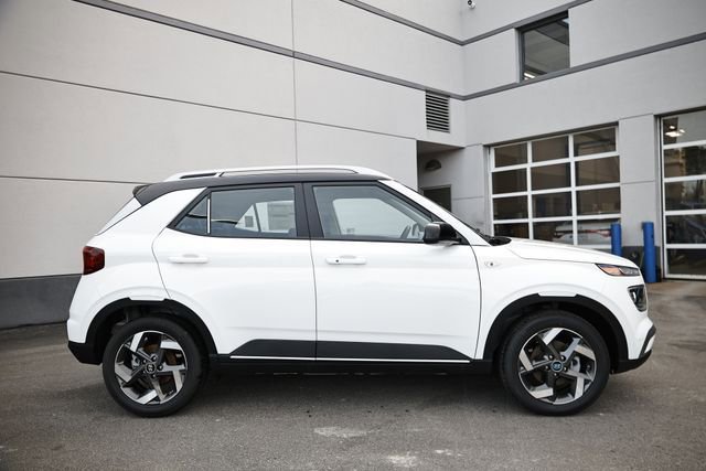 New 2026 Hyundai Venue SEL image 3