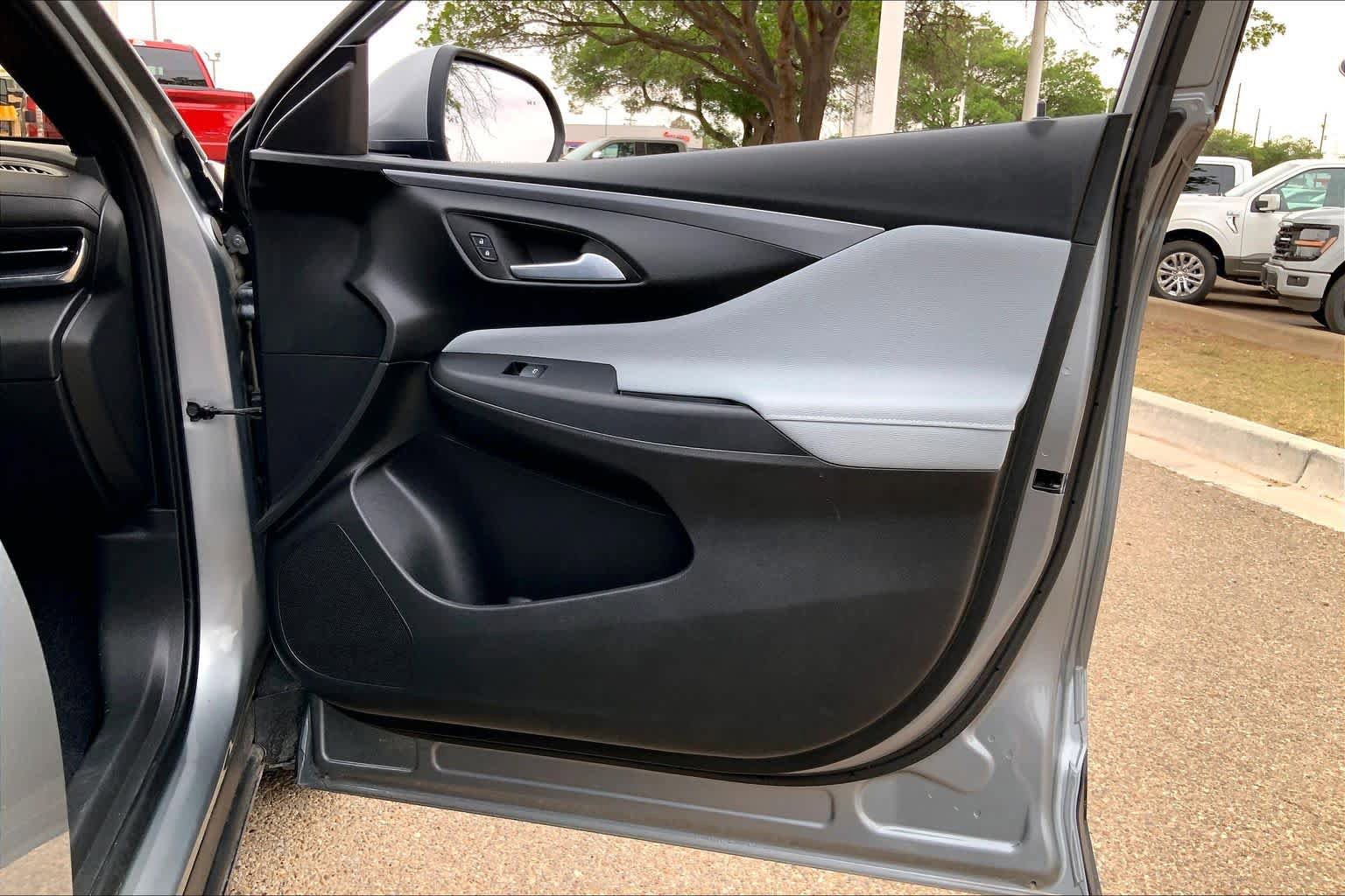 Used 2024 Buick Envista Preferred w/ Convenience I Package FWD image 23