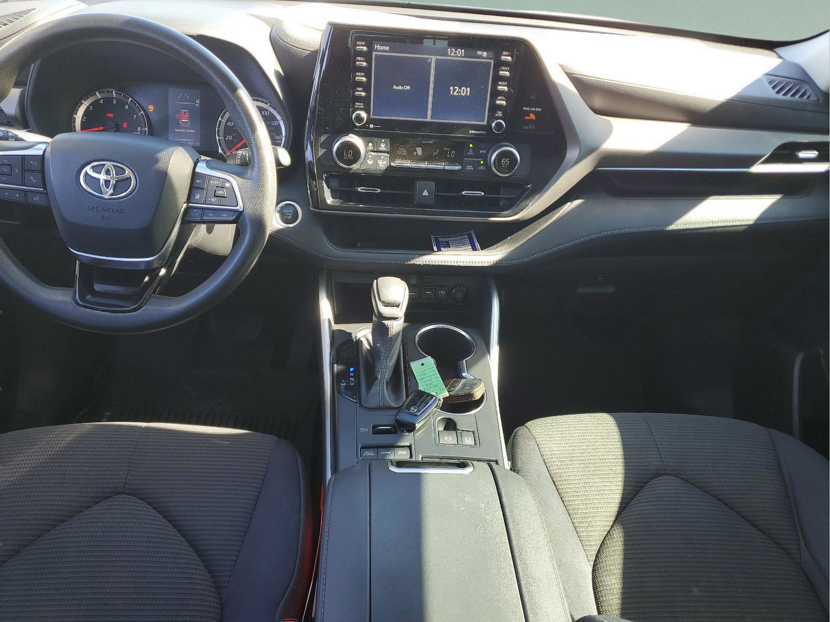 Used 2020 Toyota Highlander L image 13