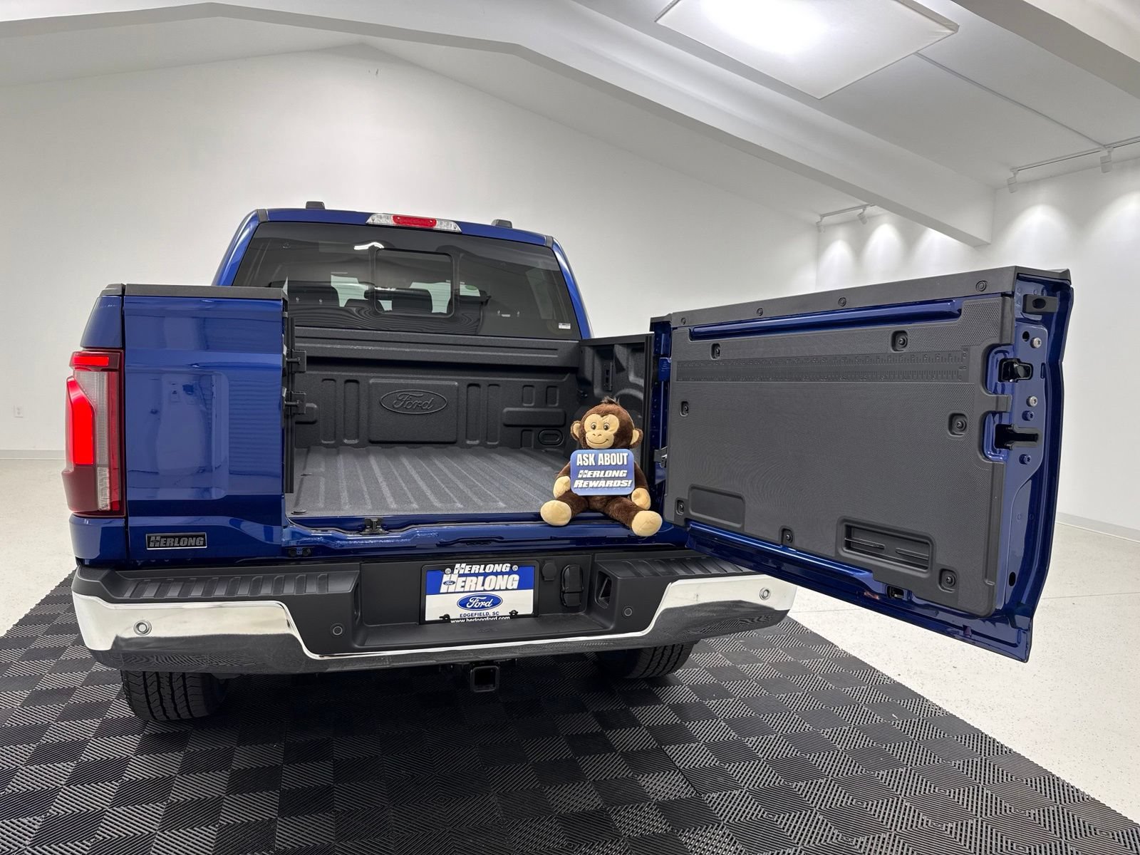 New 2026 Ford F150 Lariat w/ Equipment Group 502A High AWD/4WD image 8