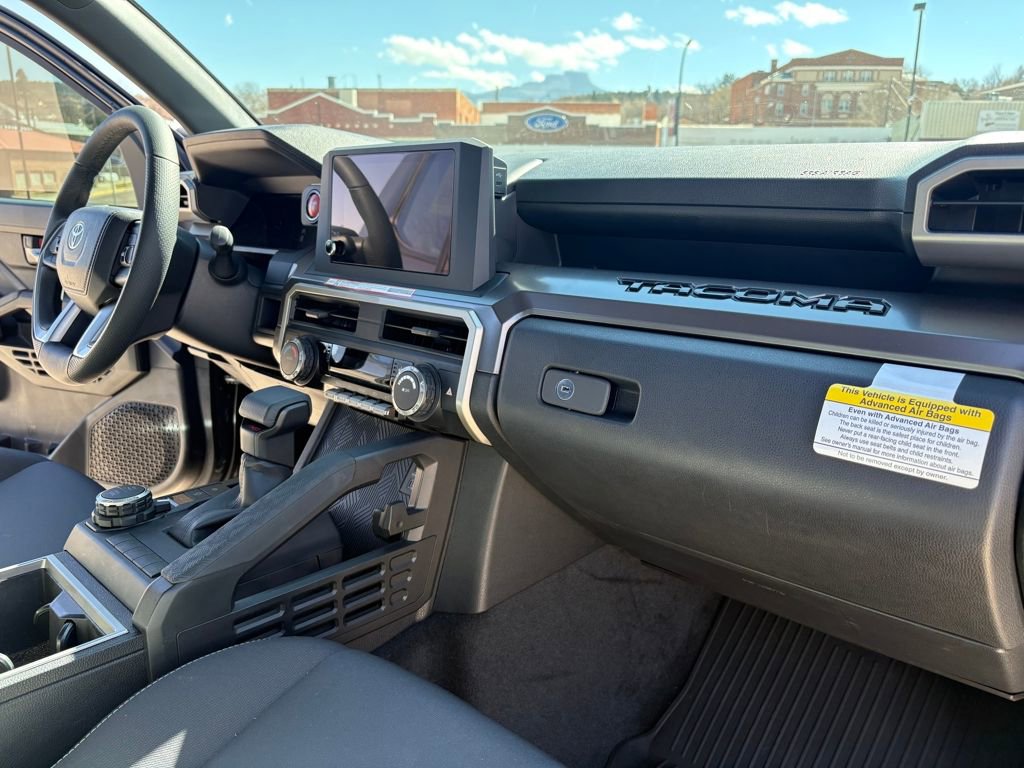 Used 2025 Toyota Tacoma TRD Sport image 12
