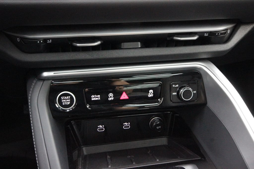 Used 2025 Audi Q5 Premium w/ Convenience Package AWD/4WD image 24