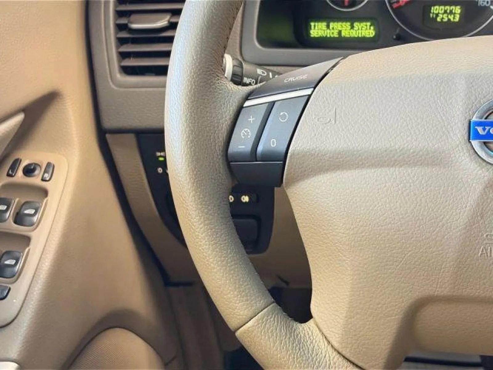 Used 2010 Volvo XC90 3.2 image 24