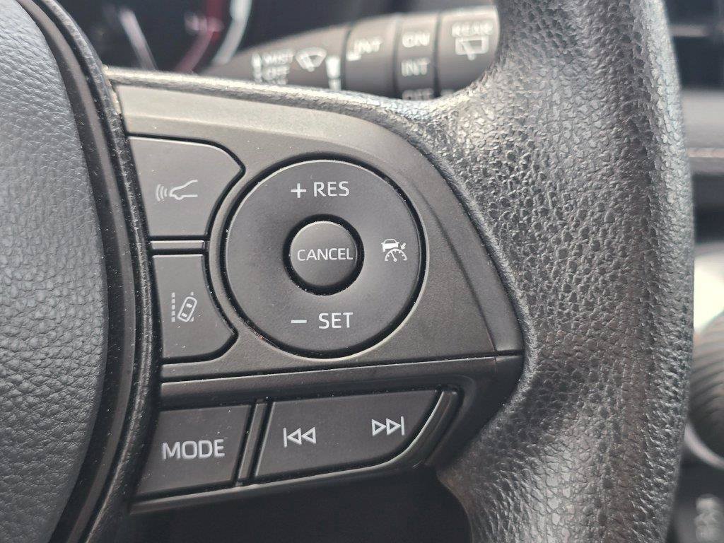 Certified 2025 Toyota RAV4 XLE AWD/4WD image 31
