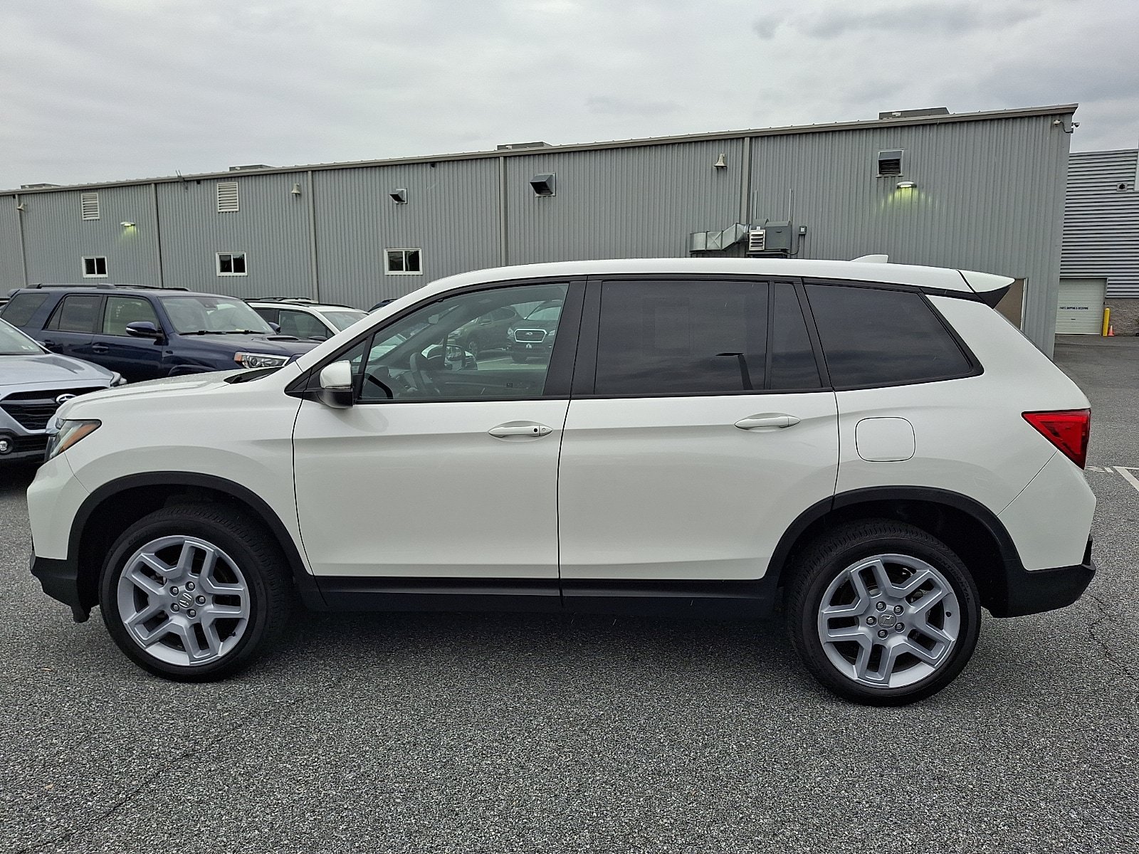Used 2025 Honda Passport EX-L image 7